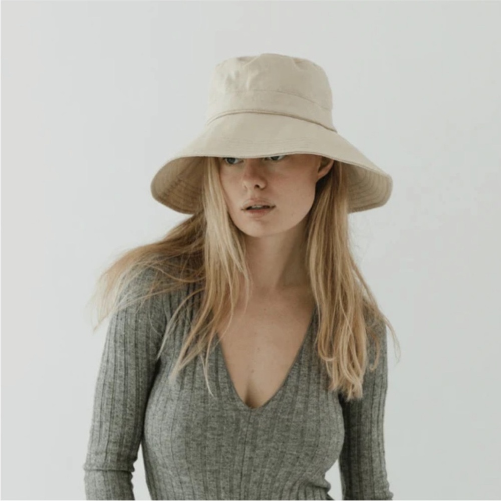 GIGI PIP Chandler Linen Bucket Hat
